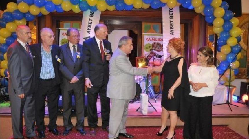 19 Mayıs Mezunları Yemekte Buluştu