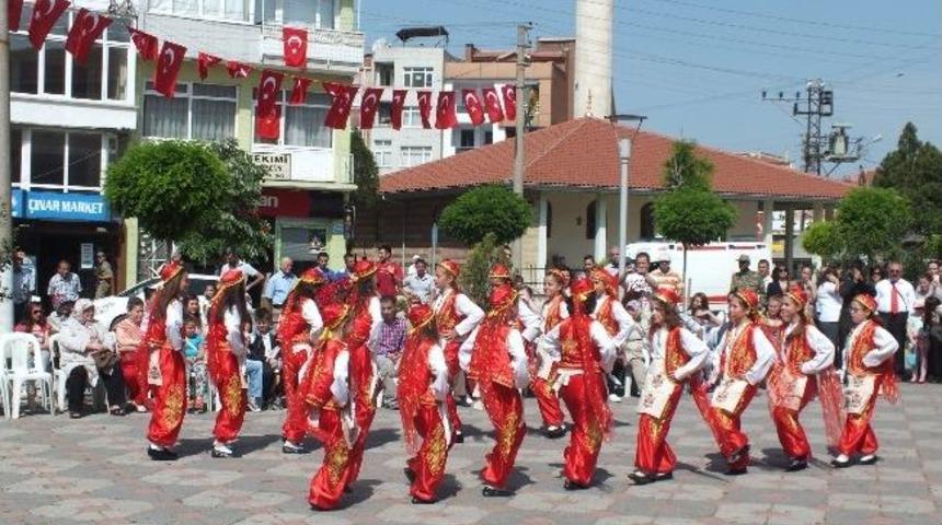 19 Mayıs Atat&uuml;rk'&uuml; Anma, Gen&ccedil;lik Ve Spor Bayramı T&ouml;renlerle Kutlanıyor
