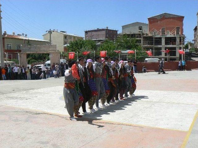 19 Mayıs Atatürk'ü Anma Gençlik Ve Spor Bayramı Kulp’ta Coşku İle Kutlandı