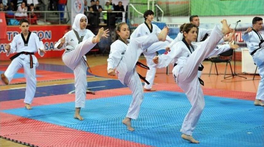 Trabzon&rsquo;da 19 Mayıs Atat&uuml;rk&rsquo;&uuml; Anma Ve Gen&ccedil;lik Ve Spor Bayramı Kutlamaları