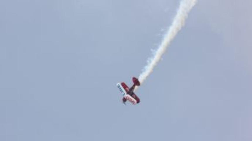 Akrobasi U&ccedil;uşu Yapan U&ccedil;ak D&uuml;şt&uuml;, Pilot &Ouml;zt&uuml;rk Hayatını Kaybetti