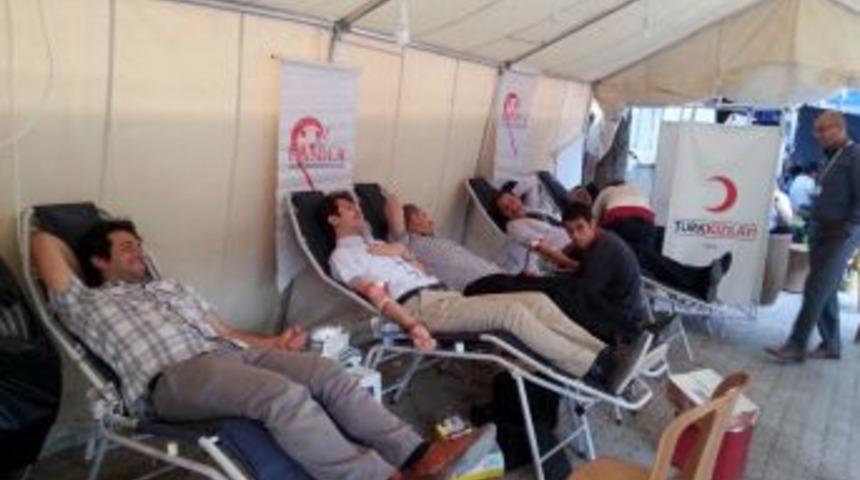 'Kan D&ouml;kme, Kan Ver' Sloganıyla Kan Bağışında Bulundular