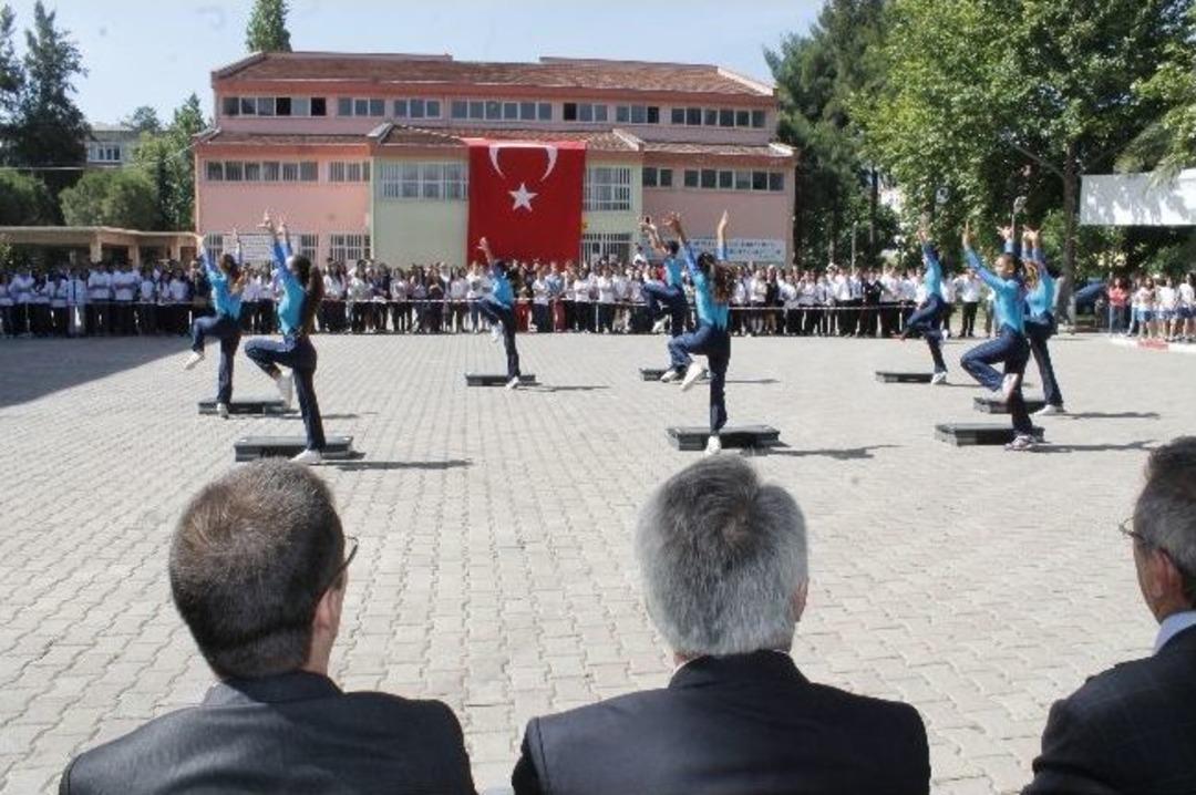 Sel&ccedil;uk'ta 19 Mayıs Kutlamaları