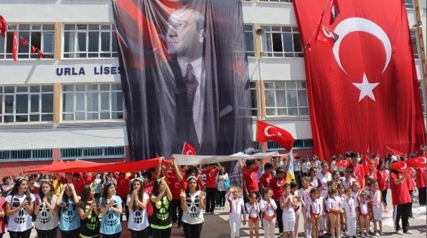 19 Mayıs Atat&uuml;rk&rsquo;&uuml; Anma Gen&ccedil;lik Ve Spor Bayramı Urla&rsquo;da Kutlandı