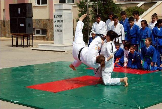 Salihli’de 19 Mayıs Kutlamaları 1