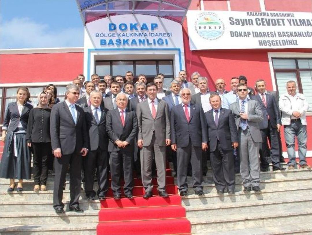 Projeler Raflarda Tozlanmıyor