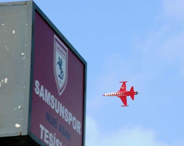 T&uuml;rk Yıldızları nın G&ouml;sterisi Ilgiyle Izlendi 2