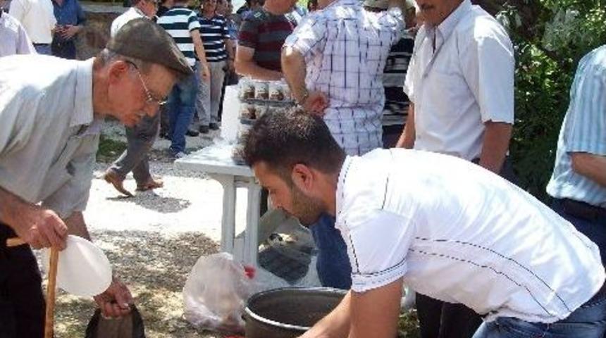 Durali K&ouml;y&uuml;nde Hayır Yemeği D&uuml;zenlendi