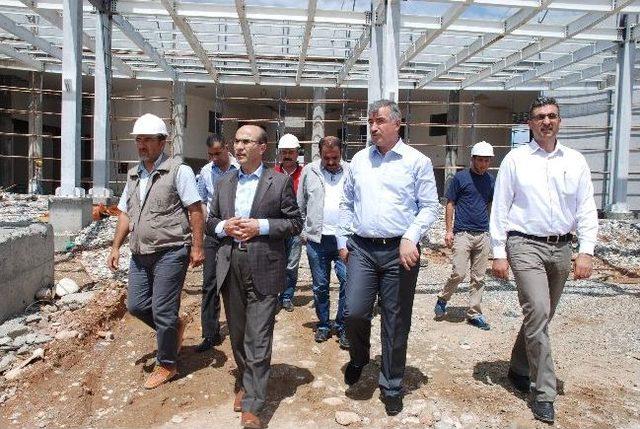 Vali Demirtaş, Kahta Otogarını İnceledi 1