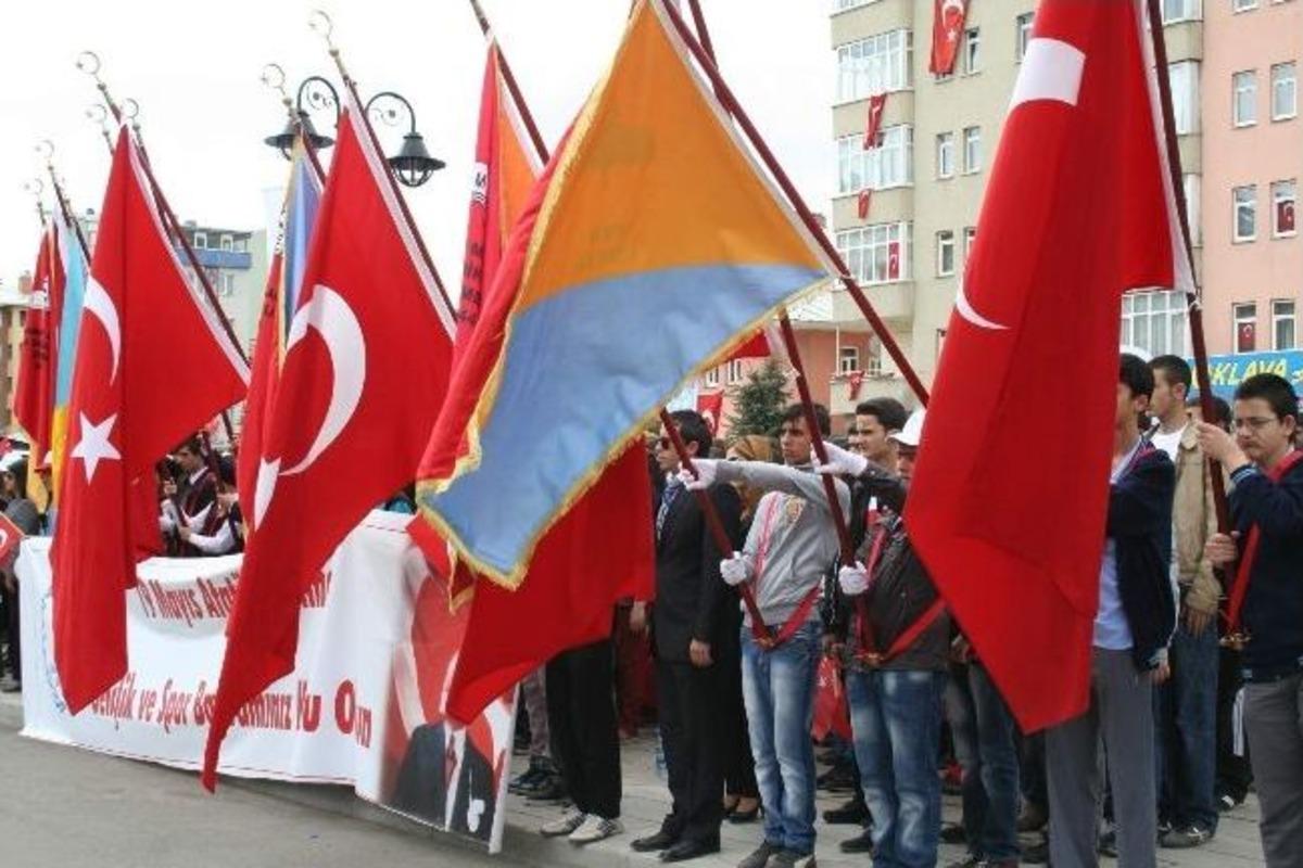 19 Mayıs Atat&uuml;rk&rsquo;&uuml; Anma, Gen&ccedil;lik Ve Spor Bayramı Kars&rsquo;ta T&ouml;renle Kutlandı