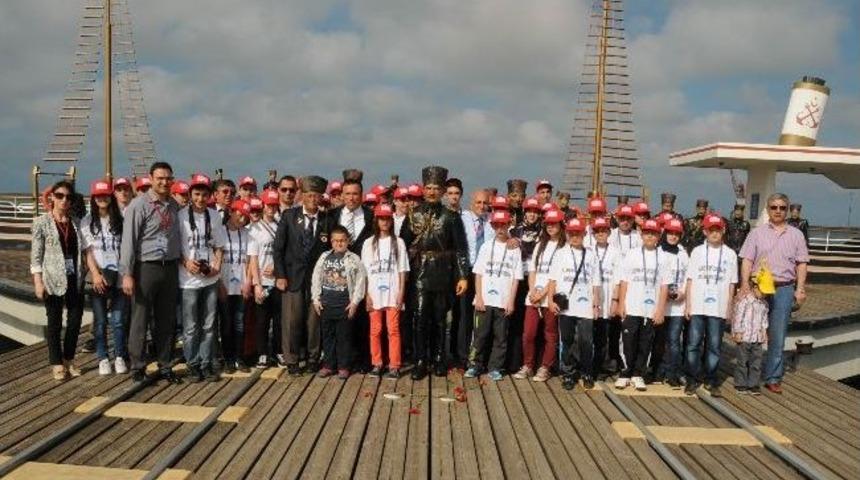 Samsun'un &Ccedil;ocukları Ata'nın Yolunda