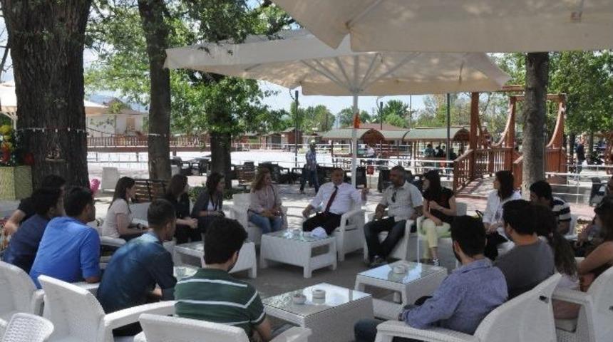 Başkan Yılmaz Gen&ccedil;lerle Bir Araya Geldi