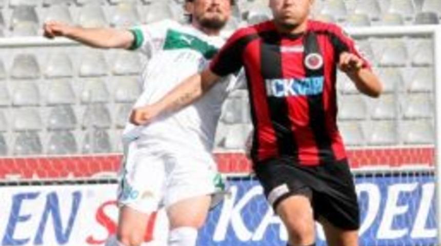 Bursaspor'da Tecr&uuml;belilerden Gen&ccedil;lere Jest