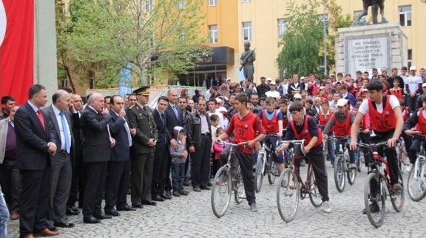 19 Mayıs Atat&uuml;rk&uuml; Anma Gen&ccedil;lik Ve Spor Bayramı Coşkuyla Kutlandı