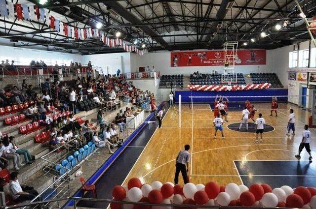 Kurumlararası Voleybol&rsquo;da Şampiyon Milli Eğitim Oldu 1