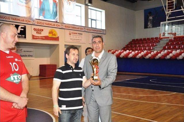 Kurumlararası Voleybol&rsquo;da Şampiyon Milli Eğitim Oldu 2