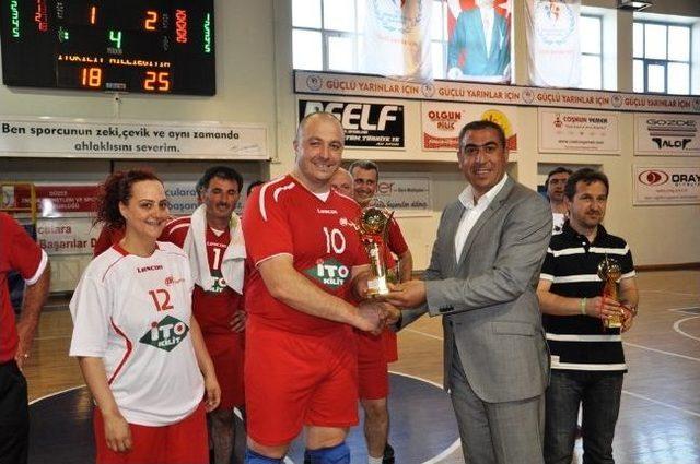 Kurumlararası Voleybol&rsquo;da Şampiyon Milli Eğitim Oldu 3
