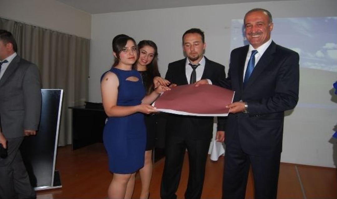 Kula Meslek Y&uuml;ksek Okulu Şenlikte Eğlendi