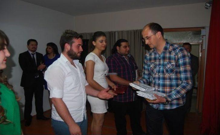 Kula Meslek Yüksek Okulu Şenlikte Eğlendi G4