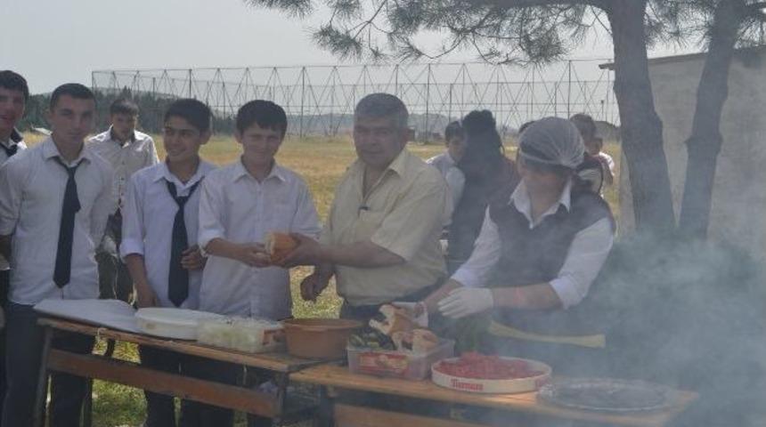 Kula Ticaret Lisesi'nde Mangal Partisi