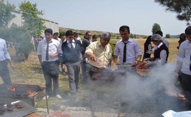 Kula Ticaret Lisesi'nde Mangal Partisi