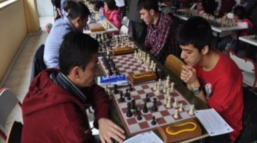 19 Mayıs Gen&ccedil;lik Haftası Satran&ccedil; Turnuvası Tamamlandı