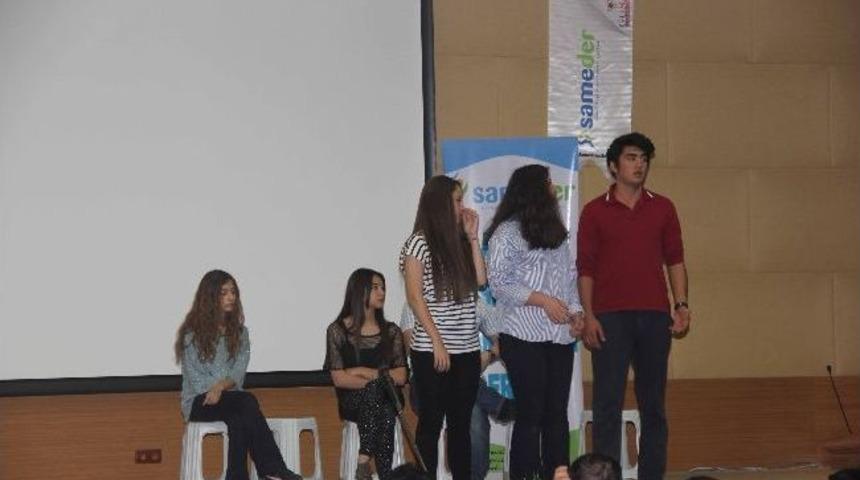 Madde Bağımlılığının Zararları Tiyatro Oyunu İle Gen&ccedil;lere Anlatılıyor