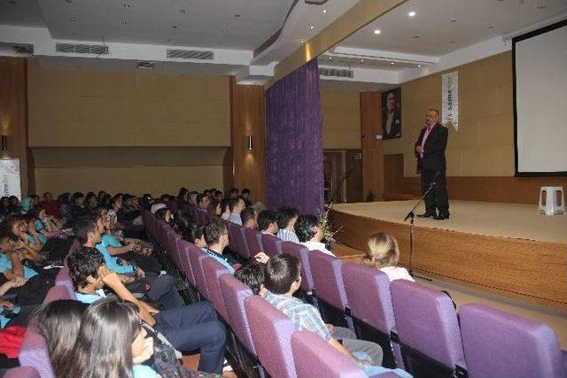 Madde Bağımlılığının Zararları Tiyatro Oyunu İle Gen&ccedil;lere Anlatılıyor 2