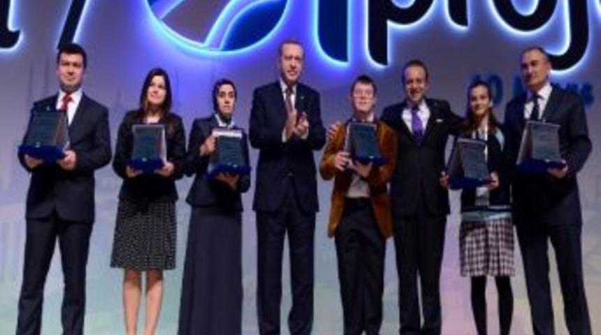 Başbakan Erdoğan&rsquo;dan Mş&uuml;&rsquo;ye &Ouml;d&uuml;l