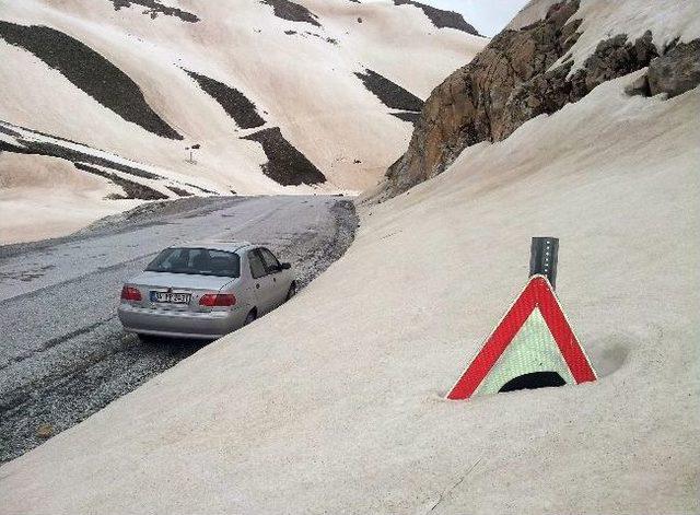 Karapet Geçidi'nde Kar Manzaraları