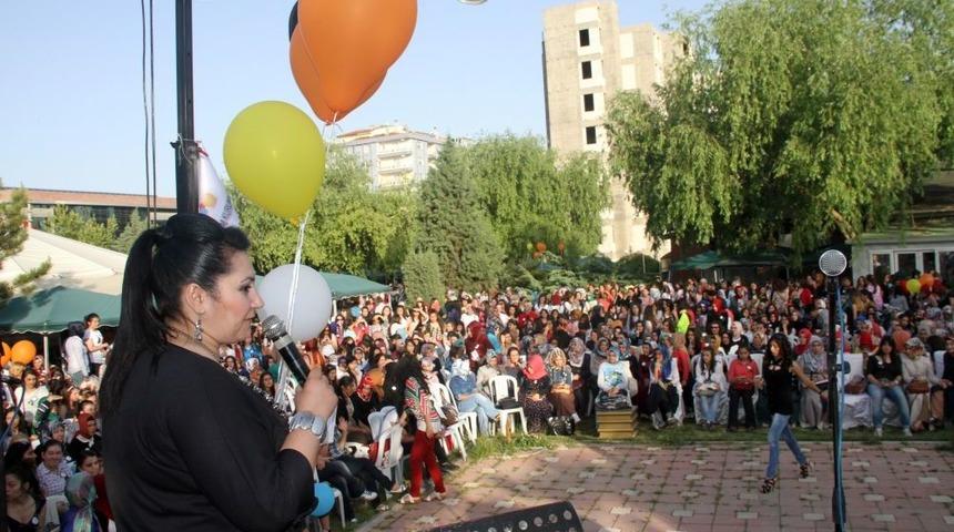 Eskişehirli Gen&ccedil;ler Reyhanlı I&ccedil;in Tek Y&uuml;rek Oldu