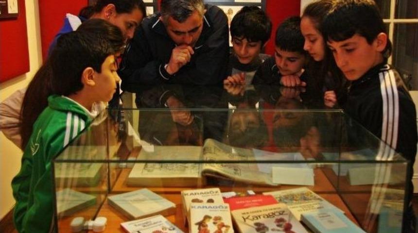 Karikat&uuml;rlerle Neşeli Saatler