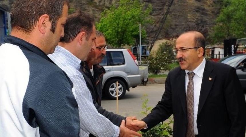 Başkan G&uuml;mr&uuml;k&ccedil;&uuml;oğlu İpekyolu Sanayi Sitesi Esnafını Ziyaret Etti