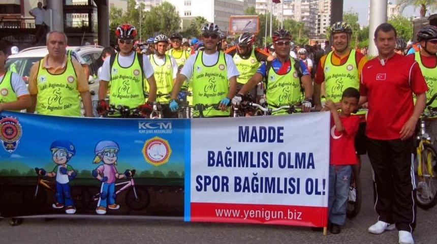 Uyuşturucuya Dikkat &Ccedil;ekmek I&ccedil;in Pedal &Ccedil;evirdiler