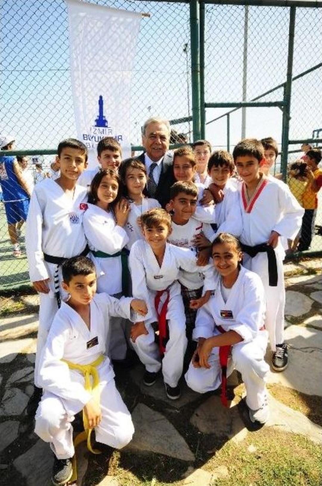 İzmir&rsquo;de 19 Mayıs Coşkusu