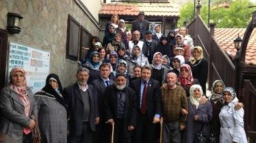 Ak Parti G&uuml;m&uuml;şhane Milletvekili Feramuz &Uuml;st&uuml;n 40 Yıllık Evli Ailelerle Buluştu