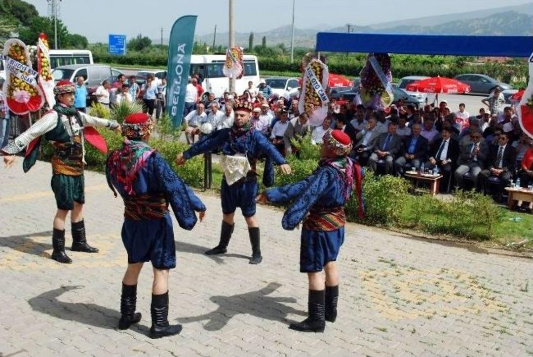 Salihli'de Yeni Mobilya Mağazası A&ccedil;ıldı