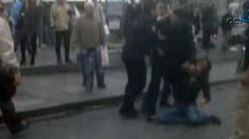 İ&ccedil;ki i&ccedil;en kadına meydan dayağı