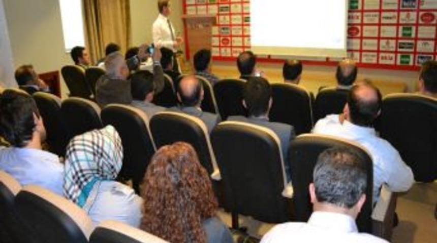 İşadamlarına Sosyal Medya Anlatıldı