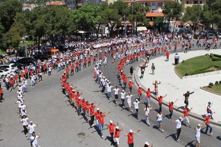 Bin 500 Üniversiteli Zeybek Oynadı G2