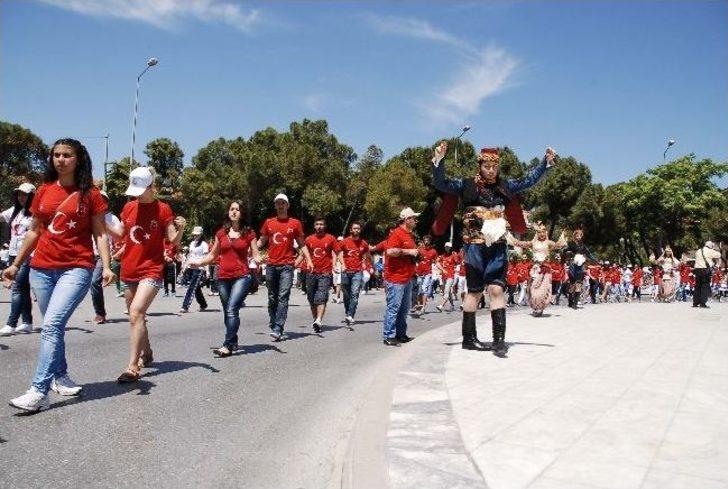 Bin 500 Üniversiteli Zeybek Oynadı G5