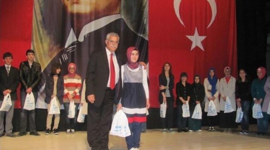 Bayburt’ta “öykü Yazma Yarışması” Ödül Töreni