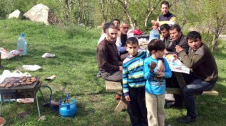 CMD &Ccedil;alışanları 2013 Yazının Ilk Pikniğini Yaptı