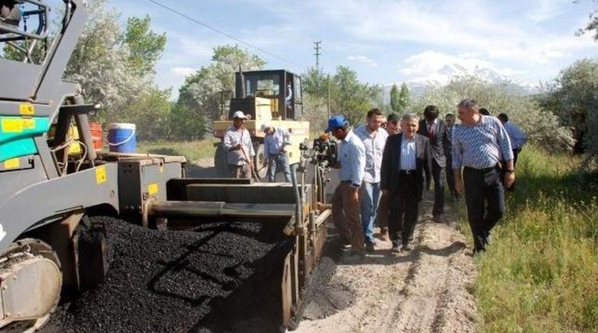 Melikgazi Belediyesi Asfaltlama &Ccedil;alışmalarına Devam Ediyor
