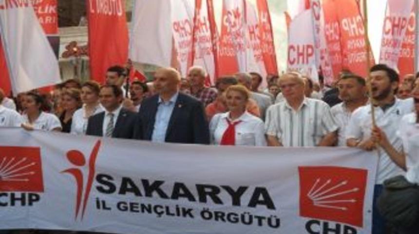 CHP y&uuml;r&uuml;y&uuml;şene halktan tam destek