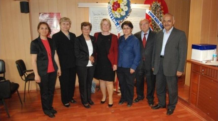 Atat&uuml;rk&ccedil;&uuml; D&uuml;ş&uuml;nce Derneği (add) Genel Merkez Y&ouml;netim Kurulu &Uuml;yesi Ve Batı Karadeniz B&ouml;lge Sorumlusu Dr. Zuhal &Ouml;zen Manoğlu;