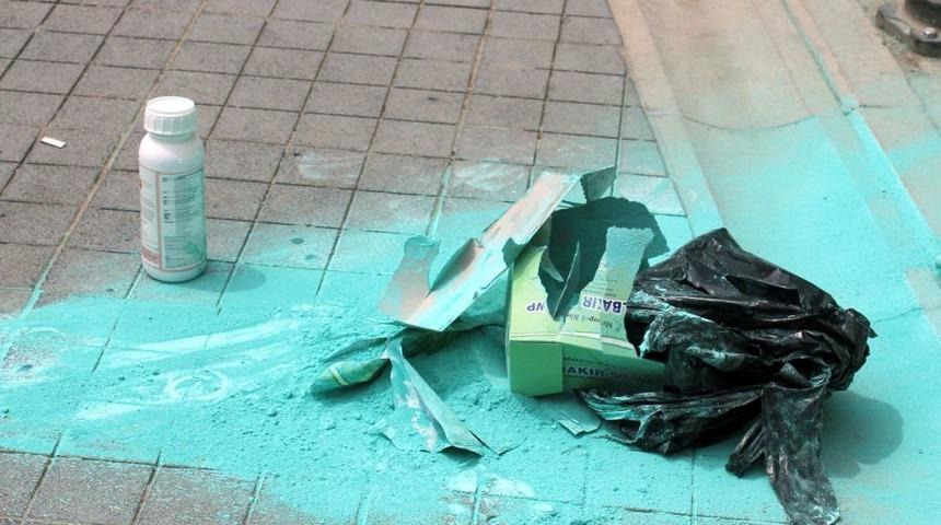 Patlatılan Ş&uuml;pheli Paketten Kayısı Ila&ccedil;ları &Ccedil;ıktı