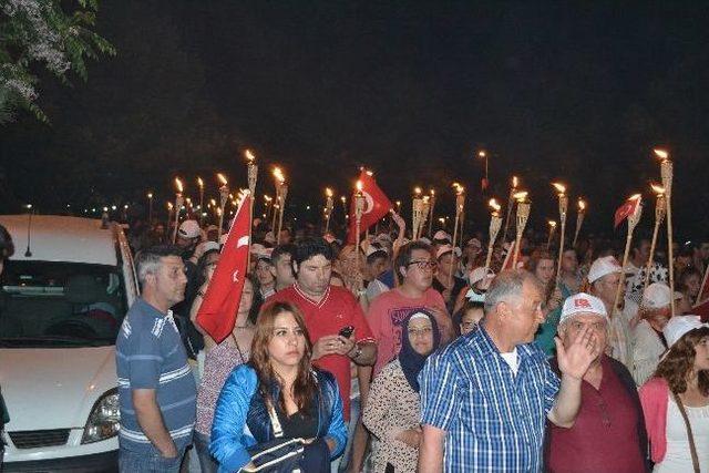 Gelibolu&rsquo;da Meşaleli Fener Alayı 1