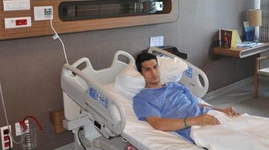 Necip Uysal Ve Emre &Ouml;zkan Ameliyat Oldu