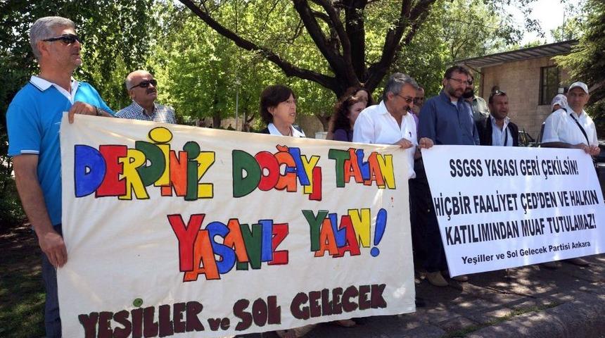 Meclis &Ouml;n&uuml;nde '&ccedil;evre' Eylemi